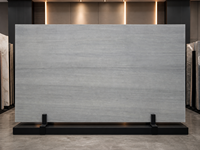 Dalle de quartzite gris Lyon poli pour comptoir de cuisine, panneau mural d'ascenseur, marche d'escalier, seuil de porte, rebord de fenêtre, carrelage de sol