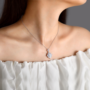 Pendentif de luxe pour femme en argent sterling 925 personnalisé, en forme de flocon de neige, serti de zircon cubique, plaqué rhodium, taille brillante, pour mariage - Product Image 2