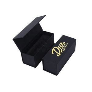 カスタムOEM高級ギフトボックス、ブック型フリップ蓋、フォームインサートとマグネットロック付き、金箔押しギフト包装箱 - Product Image 1