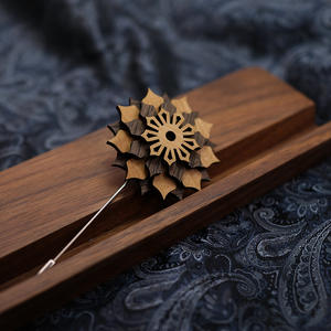 Nouvelle Broche en <span class=keywords><strong>Bois</strong></span> de Noyer Noir 2026 pour Chemises de Mariage Homme, Épingles de Revers Unisexe en <span class=keywords><strong>Bois</strong></span> d'Érable de Haute Qualité pour Costumes Homme - Product Image 2
