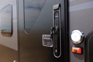 <span class=keywords><strong>Puerta</strong></span> de Entrada para <span class=keywords><strong>Caravana</strong></span> Impermeable y Resistente al Polvo, con Cerradura Antivibración, <span class=keywords><strong>Puerta</strong></span> Principal para RV de Aluminio de 0.8mm - Product Image 4