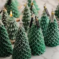 Meistverkaufte Hochwertige Elegante Handgemachte Sojawachs-Kerze in Tannenzapfenform Aromatherapie-Kerze Heimdekoration Weihnachtsschmuck Souvenir