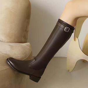 Bottes Longues Personnalisées Nouveau Style en Cuir <span class=keywords><strong>Élastique</strong></span> et Fourrure d'Hiver pour Femmes, Bottes Hautes au Genou à Bout Rond et Talon Plat - Product Image 1