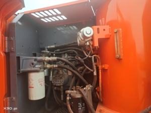 Excavatrice Hitachi ZX130 d'occasion Original Japon Hitachi Engin de terrassement sur chenilles Moteur Modèles Ex200-2 Ex200-3 200-5 ZX120-6 - Product Image 2