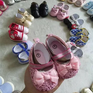 0.8 Dólares Preço barato Algodão Criança Infantil Recém-nascido Macio Sole Meninas Do Bebê Vestido Sapatos em estoques