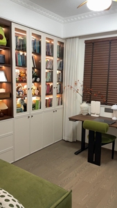 Librería Personalizada Elegante y Espaciosa con Iluminación LED y Puertas de Vidrio, Duradera y de Fácil Instalación para el Hogar Moderno, Oficina y Sala de Estar - Product Image 2