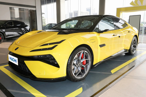 Lotus Emeya Usata, Auto Elettrica <span class=keywords><strong>a</strong></span> Benzina, Guida <span class=keywords><strong>a</strong></span> Sinistra, 5 Porte, 5 Posti, Hatchback, Spazio Super Ampio, Cina, 250 km/<span class=keywords><strong>h</strong></span>, 450 kW - Product Image 5