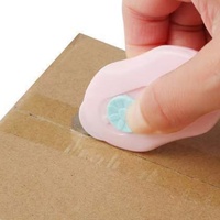 Ce mini couteau utilitaire est mignon et original. Le petit couteau à découper le papier est prêt à être sorti de la boîte