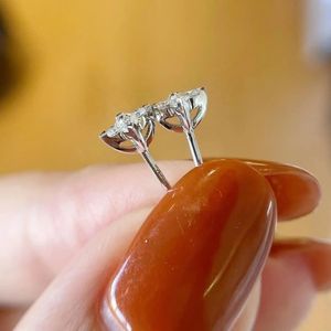 Boucles d'oreilles clous en or massif 18 carats pour femmes Xinfly, mini trèfle à quatre feuilles, diamant naturel 0,2 carat, petites et élégantes - Product Image 5