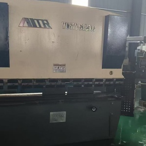 Machine hydraulique CNC à 4 rouleaux pour poinçonnage et pliage de barres de cuivre et tubes de serre en acier massif - Product Image 4