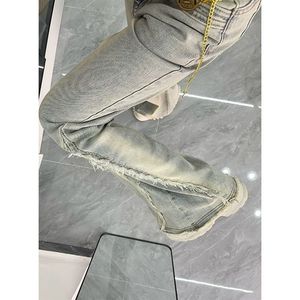 2025 nuevo único Retro de cintura alta moda todo-fósforo transpirable XL borde crudo Micro acampanado azul algodón de espesor medio Jeans sin pierna - Product Image 5
