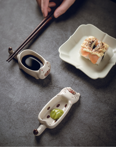 Jingdezhen fait à la main plat de sauce chat mignon peint à la main baguettes de poterie grossière support plat de vinaigre de <span class=keywords><strong>moutarde</strong></span> japonaise mini stockage - Product Image 2