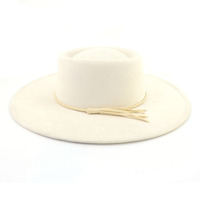Nouveau style Chapeau Fedora en polyester à calotte plate et large bord, avec pampille et tresse, pour le soleil, le jazz, le cowboy, les activités de plein air, la pêche, le ski et les fêtes