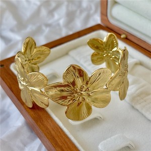 European American Minimalist High-End Open Geometric <b>Adjustable</b> <b>Bracelet</b> New Style Wide Flower Design Alloy Material Wholesale - Product Image 4