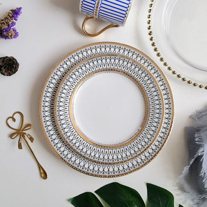 高級ゴールドディナープレートガラスチェンジャーサービスプレート装飾サラダデザートセラミック充電器プレート結婚式の装飾 - Product Image 1