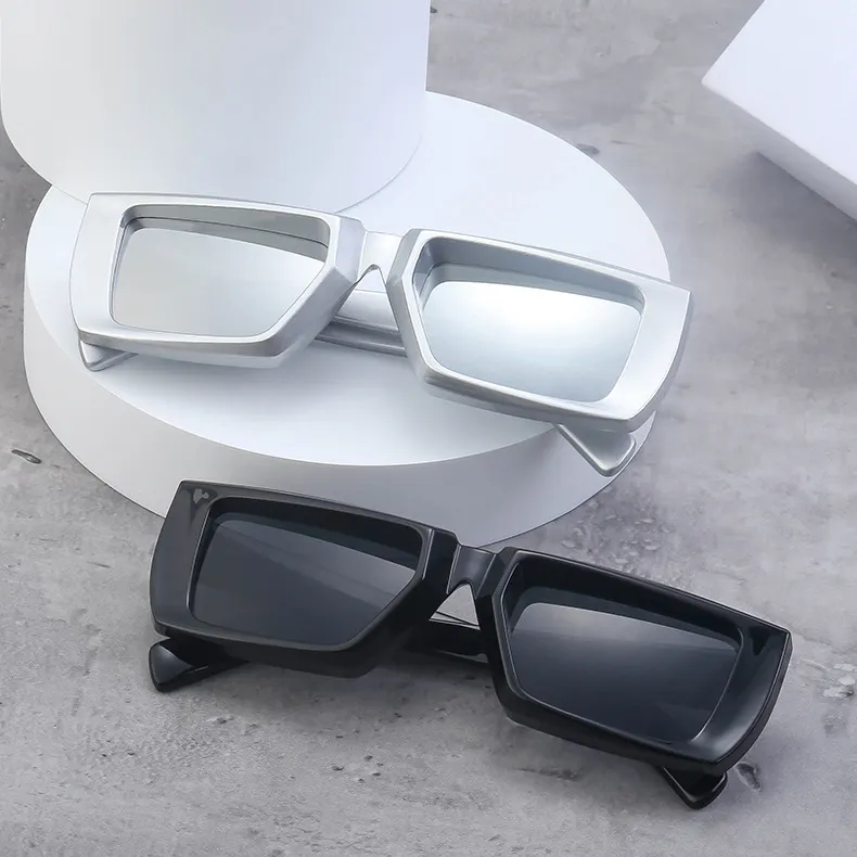 Venta al por mayor de China de lujo de alta calidad de marco pequeño de los hombres Y2K gafas de sol Punk personalizado de las mujeres gafas de sol de diseñador de moda