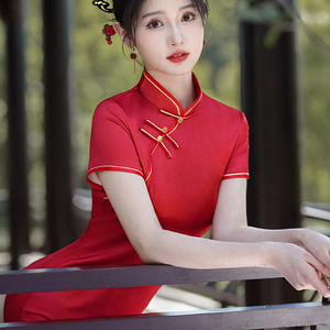 Nouvelle Robe Cheongsam Femme Printemps-Été Style National, Motif Uni, Longue, en Satin, Élégante et Raffinée, Abordable - Product Image 4