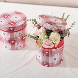 Caja de regalo redonda con tapa, caja de flores redonda con tapa Soul & Lane: personalizable según sea necesario - Product Image 3