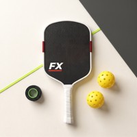 Raquette de pickleball en fibre de carbone FX avec une épaisseur de 16 mm, poignée de couleur personnalisée, face texturée et bord de protection pour une utilisation en intérieur/extérieur