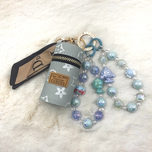 Combo de llavero con cuentas de perlas de plástico de moda con bolsa de cuero y encanto Juguetes ligeros resistentes inspirados en Anime elegantes - Product Image 6