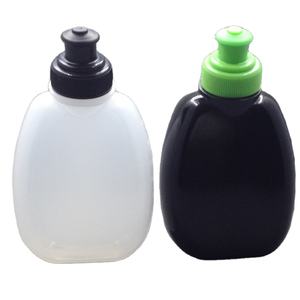 Muestra gratuita Nueva botella de agua deportiva de plástico exprimible para bicicletas, ligera, portátil e ideal para ciclismo ligero - Product Image 1
