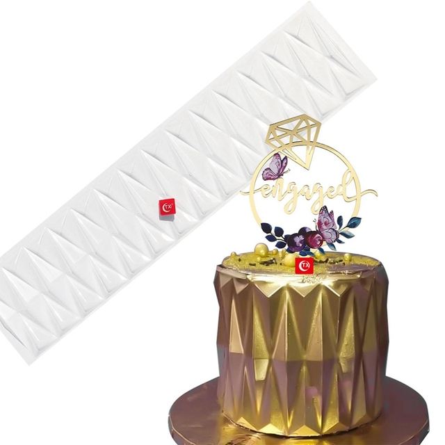 โปร่งใส อี