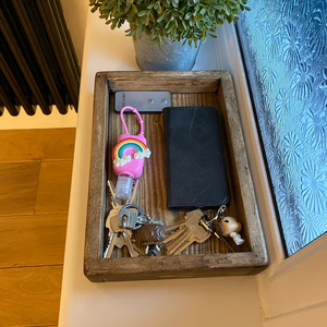 Vassoio Portaoggetti in Legno Massiccio Fatto a Mano Stile Fattoria, Organizzatore per Chiavi, Piatti, Comodino, Scrivania e Regalo Personalizzato - Product Image 3