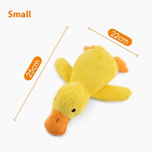 Juguete de pato amarillo de peluche para perros Durable para masticar y dentición Squeaks para entretenimiento Juego diario para mascotas - Product Image 6
