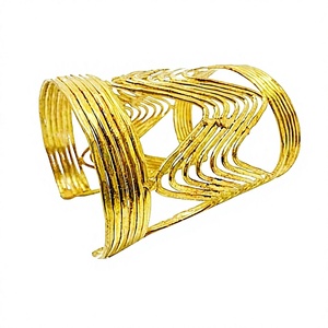 Brazalete de Latón Ancho Clásico Chapado en Oro, Diseño Nuevo 2021, Hecho a Mano, Regalo para Mujer, Boda, Fiesta - Product Image 4