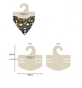 Bavoirs pour bébés / lingettes à salive en papier kraft recyclé avec logo imprimé en gros à bas <span class=keywords><strong>prix</strong></span> en Chine - Product Image 1
