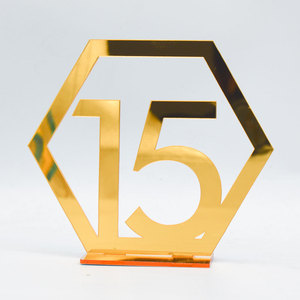 Signes de numéros de table en acrylique doré de 2mm pour décor de fête de mariage Chiffres romains en acrylique Pièce maîtresse géométrique - Product Image 6