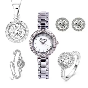 Nieuwe Handgemaakte Diamanten Ingelegde Dames Horloge Is Een Vijf Stuk Gepersonaliseerde Set Modieuze Licht Luxe Horloge