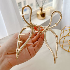 إكسسوارات شعر قرش مجوفة بحمض الخليك - Product Image 4