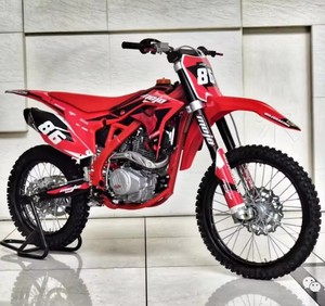 Motocicleta Todoterreno de Motocross 2024, 300cc, Gasolina, Kcj, 4 Tiempos, Transmisión por Cadena, 113 kg, Frenos de Disco Delanteros y Traseros, Kc 03 Hondas M - Product Image 2