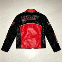 Blouson de motard streetwear Y2K personnalisé, rouge et noir, avec lettrage color block, style rétro motorsport, patchs chenille, blouson de course