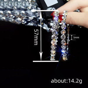 Orecchini a cerchio oversize scintillanti per donna, gioielli alla moda per feste ed eventi - Product Image 4