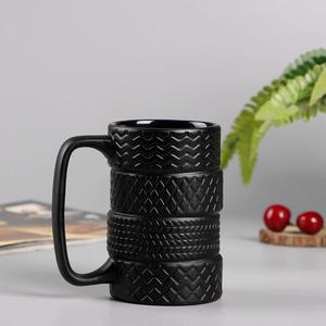 Meilleure vente : Tasse à café en céramique de 500 ml avec design de pneu camouflage, idéale pour un cadeau de fête des pères - Product Image 3