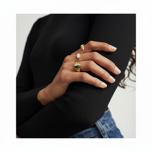 Bague Signet Carrée Tendance en Acier Inoxydable avec Incrustation en Grappe, Étanche, Style Doré Moderne pour Enfants - Product Image 1