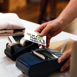 Calcomanías Personalizadas de Doble Cara Reutilizables e Impermeables de PVC <span class=keywords><strong>para</strong></span> <span class=keywords><strong>Tarjetas</strong></span> <span class=keywords><strong>Bancarias</strong></span>, con Diseño de Anime, Acabado Brillante - Product Image 3