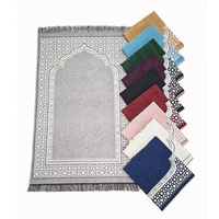 Tapis de prière musulman pliable portable en chenille unie tissé à la machine avec bordure à pompons, vente en gros d'usine, cadeau Ramadan Aïd