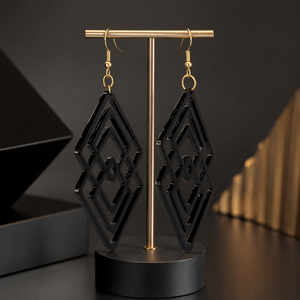 Orecchini Pendenti Geometrici a Forma di Diamante, Leggeri e Traforati, Orecchini Statement per Donne - Product Image 2