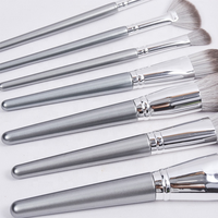Ensemble de pinceaux de maquillage pour le visage en poils synthétiques de haute qualité avec manche en bois argenté professionnel, 14 pièces, échantillons gratuits, étiquette privée