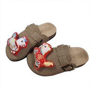 2026 Lindas Pantuflas <span class=keywords><strong>de</strong></span> Media Punta con Diseño <span class=keywords><strong>de</strong></span> Caballo Sonriente <span class=keywords><strong>de</strong></span> Dibujos Animados, Estilo Birkenth, para Mujer y Niñas Medianas y Grandes, Calzado <span class=keywords><strong>de</strong></span> Exterior <span class=keywords><strong>de</strong></span> Moda, Primavera - Product Image 2