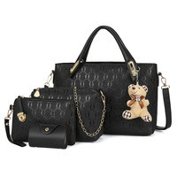 Sac fourre-tout décontracté en cuir gaufré style rétro européen, motif petit ours mignon, avec bandoulière décorative