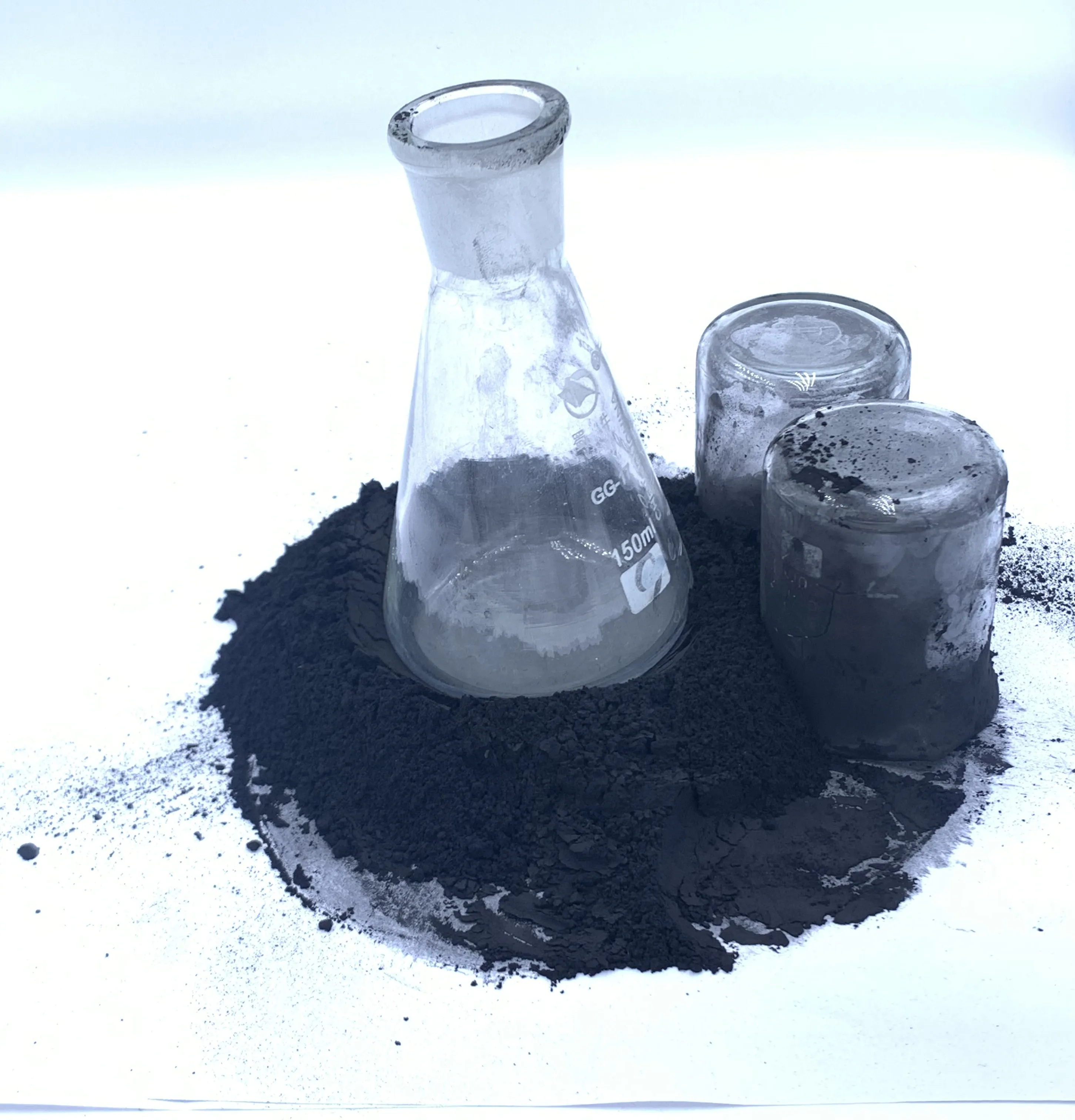 Carbón activado con buena capacidad de adsorción y alta resistencia se utiliza para la purificación de aguas residuales