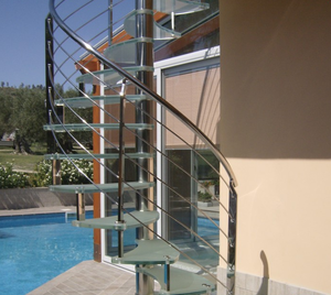 Solución completa de escalera de hierro y acero para interiores de un solo paso TAKA Incluye barandilla de larguero de dibujo de tienda Más - Product Image 6