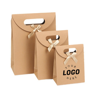 Sacs cadeaux <span class=keywords><strong>de</strong></span> <span class=keywords><strong>marque</strong></span> <span class=keywords><strong>de</strong></span> luxe personnalisés par le fabricant, papier d'emballage imprimé avec poignées en ruban - Product Image 1
