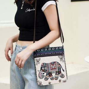 <span class=keywords><strong>Borsa</strong></span> a tracolla in tela stile etnico da donna con <span class=keywords><strong>borsa</strong></span> a tracolla ricamata - Product Image 2