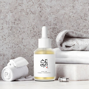 Sérum de soin de la peau naturel OEM ODM, éclaircissant et hydratant, thé vert et herbes, booster de l'éclat du visage ciblé, réparation de la peau - Product Image 2