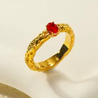 Gehämmerter 18K Vergoldeter Ovaler Ring mit Rosa Zirkon-Einlage, Edelstahl Damen Mode Statement Schmuckring